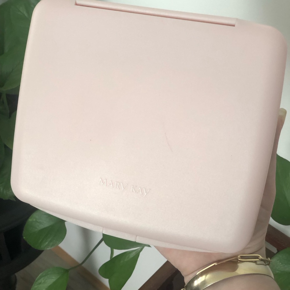 Vintage Mary Kay Light Pink Compact Mirror - Picture 5 of 7